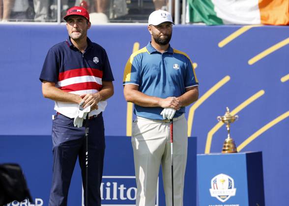October 1, 2023, Rome: US teams golfer Scottie Scheffler (L) and Europe teams Spanish golfer Jon Rahm (R) during the Single matches on the last day of the 2023 Ryder Cup golf tournament at Marco Simone Golf Club in Guidonia, near Rome, Italy, 1st October 2023. The 44th Ryder Cup matches between the US and Europe will be held in Italy from 29 September to 01 October 2023. ANSA FABIO FRUSTACI 2023 Ryder Cup golf tournament - Single matches  - ZUMAa110 20231001_zaf_a110_007 Copyright: xFabioxFrustacix