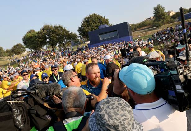 GOLF - Ryder Cup 2023 ROME,ITALY,01.OCT.23 - GOLF - Ryder Cup, Marco Simone Golf and Country Club. Image shows the rejoicing of Shane Lowry (IRL EUR). GEPAxpictures xHansxOberlaender