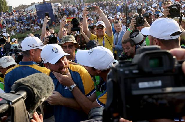 GOLF - Ryder Cup 2023 ROME,ITALY,01.OCT.23 - GOLF - Ryder Cup, Marco Simone Golf and Country Club. Image shows the rejoicing of Shane Lowry (IRL EUR). GEPAxpictures xHansxOberlaender