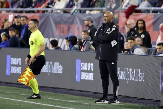 FOXBOROUGH, MA - SEPTEMBER 30: New England Revolution interim head coach Clint Peay during a match between the New England Revolution and Charlotte FC on September 30, 2023 at Gillette Stadium in Foxborough, Massachusetts. (Photo by Fred Kfoury III Icon Sportswire) SOCCER: SEP 30 MLS, Fussball Herren, USA - New England Revolution vs Charlotte FC EDITORIAL USE ONLY Icon482230930090