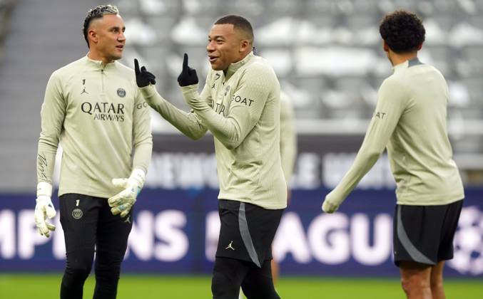 Football, CL, Paris St. Germain, Training