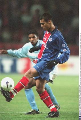FOOT PSG STRASBOURG FOOT PSG STRASBOURG PAISLEY GREGORY ACTION FOOTBALL VOETBAL FRENCH LEAGUE PARIS ST GERMAIN STRASBOURG PSG ISO !IM 334596 SPORT SPORT SPORT SP PARIS FRANCE FRANCE FRANKRIJK  Copyright: xDExWAELE ISOxSPORTx 15343