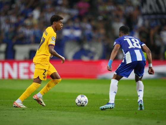 FC Porto x FC Barcelona, Barca - UEFA Champions League 23 24 Lamine Yamal do FC Barcelona durante partida entre FC Porto x FC Barcelona valida pela Uefa Champions League 23 24 no Estadio do Dragao, Porto , Portugal (Foto de Pedro Loureiro Avant Sports) Porto Estadio do Dragao Portugal Copyright: xPedroxLoureirox xAvantxSportsx