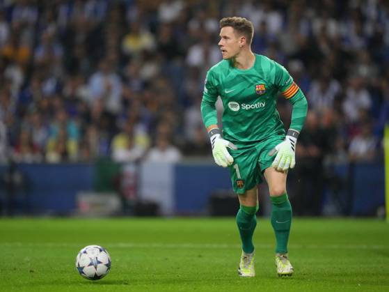 FC Porto x FC Barcelona, Barca - UEFA Champions League 23 24 Marc Ter Stegen do FC Barcelona durante partida entre FC Porto x FC Barcelona valida pela Uefa Champions League 23 24 no Estadio do Dragao, Porto , Portugal (Foto de Pedro Loureiro Avant Sports) Porto Estadio do Dragao Portugal Copyright: xPedroxLoureirox xAvantxSportsx