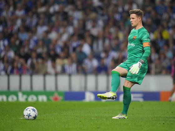 FC Porto x FC Barcelona, Barca - UEFA Champions League 23 24 Marc Ter Stegen do FC Barcelona durante partida entre FC Porto x FC Barcelona valida pela Uefa Champions League 23 24 no Estadio do Dragao, Porto , Portugal (Foto de Pedro Loureiro Avant Sports) Porto Estadio do Dragao Portugal Copyright: xPedroxLoureirox xAvantxSportsx