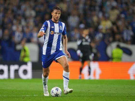 FC Porto x FC Barcelona, Barca - UEFA Champions League 23 24 Nico Gonzalez do FC Porto durante partida entre FC Porto x FC Barcelona valida pela Uefa Champions League 23 24 no Estadio do Dragao, Porto , Portugal (Foto de Pedro Loureiro Avant Sports) Porto Estadio do Dragao Portugal Copyright: xPedroxLoureirox xAvantxSportsx