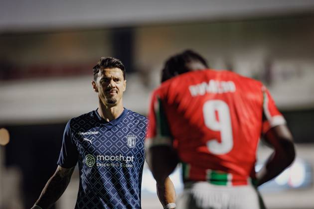 Jose Fonte during Liga Portugal 23 24 game between CF Estrela Amadora and SC Braga at Estadio Jose Gomes, Amadora, Lisbon, Portugal. (Maciej Rogowski) Lisbon Estadio Jose Gomes Portugal Copyright: xMaciejxRogowskix estrela-braga-28-09-2023-044