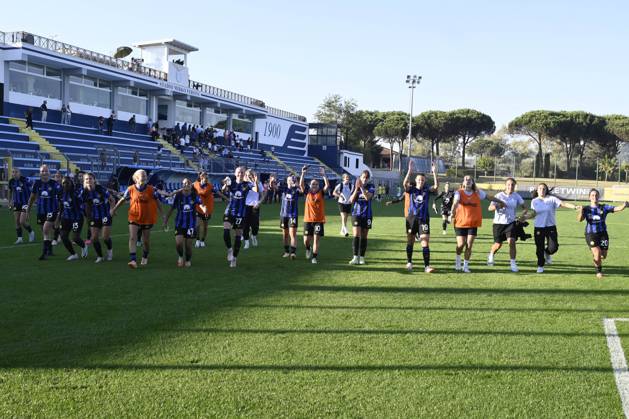 Italian football Serie A Women match - Lazio Women vs FC Internazionale Women F.C. Inter greets the fans during Women s Italian Cup round of 16 between S.S. Lazio Women vs F.C. Inter, 12 October 2023, Stadium Mirko Fersini, Formello Italy. Rome Italy Copyright: xIPAxSport ABACAx BRIPASport20231013_097 IPAxSport ABACAx BRIPASport20231013_097