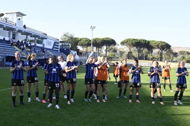 Italian football Serie A Women match - Lazio Women vs FC Internazionale Women F.C. Inter greets the fans during Women s Italian Cup round of 16 between S.S. Lazio Women vs F.C. Inter, 12 October 2023, Stadium Mirko Fersini, Formello Italy. Rome Italy Copyright: xIPAxSport ABACAx BRIPASport20231013_100 IPAxSport ABACAx BRIPASport20231013_100