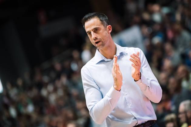 BARMER 2 Basketsball Bundesliga ProA season 2023 2024 3 matchday on 15 10 23 Medipolis SC Jena vs Phoenix Hagen coach Christopher Chris Harris Hagen , portrait Sparkassen Arena Jena