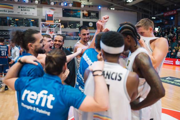 BARMER 2 Basketsball Bundesliga ProA season 2023 2024 3 matchday on 15 10 23 Medipolis SC Jena vs Phoenix Hagen Joy among the players of Jena about the home victory against Hagen Sparkassen Arena Jena