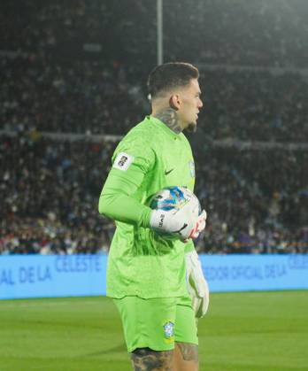 Eliminatorias Uruguai x Brasil MONTEVIDEU, C. - 17.10.2023: ELIMINATORIAS URUGUAI X BRASIL - Player Ederson (Brazil) in the game Uruguay vs Brazil, for Qualifiers 2026, Montevideo, Uruguay. (Photo: Enzo vignoli Fotoarena) x2449044x Enzoxvignoli