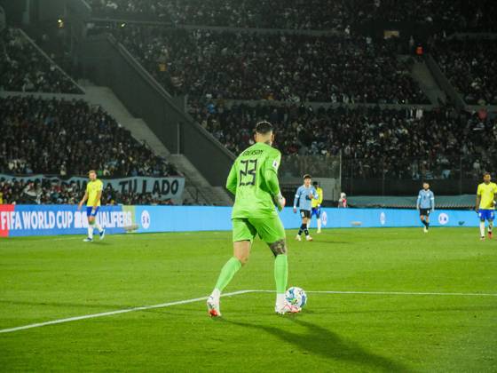 Eliminatorias Uruguai x Brasil MONTEVIDEU, C. - 17.10.2023: ELIMINATORIAS URUGUAI X BRASIL - Player Ederson (Brazil) in the game Uruguay vs Brazil, for Qualifiers 2026, Montevideo, Uruguay. (Photo: Enzo vignoli Fotoarena) x2449047x Enzoxvignoli