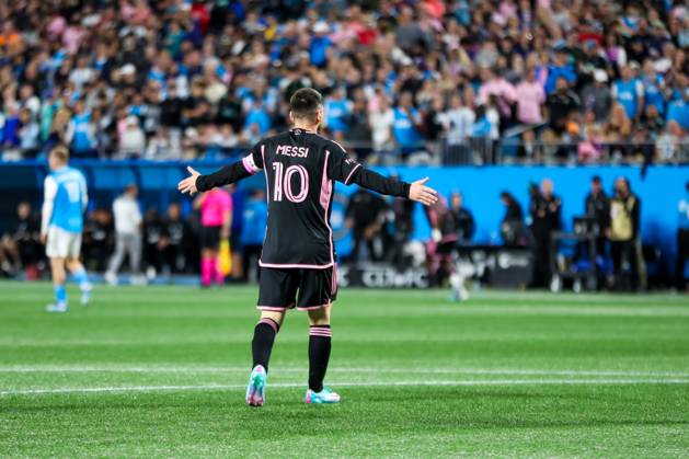 CHARLOTTE, NC - OCTOBER 21: Lionel Messi 10 of Inter Miami reacts to a call during a soccer match against the Charlotte FC at Bank of America Stadium in Charlotte, North Carolina on Oct 21, 2023. (Photo by David Jensen Icon Sportswire) SOCCER: OCT 21 MLS, Fussball Herren, USA - Charlotte FC vs Inter Miami CF EDITORIAL USE ONLY Icon231021055