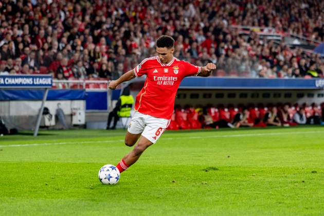 UEFA Champions League 2023 24: Benfica Vs Real Sociedad in Lisbon, Portugal - 24 Oct 2023 Alexander Bah of SL Benfica seen in action during the UEFA Champions League 2023 24 match between Benfica and Real Sociedad at Estádio do Lisboa e Benfica. Final score; Benfica 0:1 Real Sociedad. Lisbon Portugal Copyright: xNunoxBrancox xSOPAxImagesx NBR_SLB_RS-38