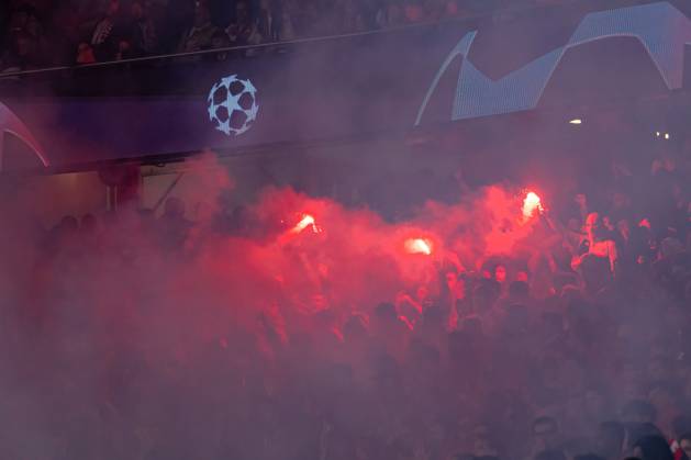 UEFA Champions League 2023 24: Benfica Vs Real Sociedad in Lisbon, Portugal - 24 Oct 2023 SL Benfica supporters light flares during the UEFA Champions League 2023 24 match between Benfica and Real Sociedad at Estádio do Lisboa e Benfica. Final score; Benfica 0:1 Real Sociedad. Lisbon Portugal Copyright: xNunoxBrancox xSOPAxImagesx NBR_SLB_RS-67
