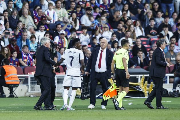 FC Barcelona, Barca Vs Real Madrid - La Liga 07 Vinicius Jr. of Real Madrid Carlo Ancelotti coach of Real Madrid during the La Liga el clasico match between FC Barcelona v Real Madrid at Estadi Olimpic Lluis Companys in Barcelona, Spain, on October 28th, 2023. Barcelona Catalonia Spain Copyright: xGongorax originalFilename:bonilla-notitle231028_np6a5