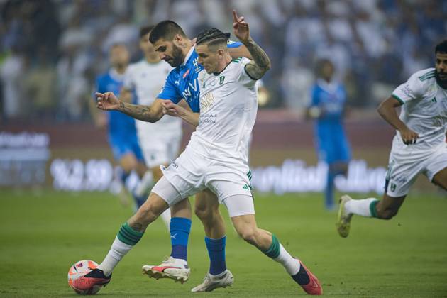 SAFF Roshn Saudi Pro League 2023-24 MD11 Aleksandar Mitrovic of Al-Hilal SFC and Roger Ibanez da Silva of Al-Ahli SFC during the Match Day 11 of the SAFF Roshn Saudi Pro League 2023-24 between Al-Hilal SFC vs Al-Ahli SFC at King Fahd International Stadium on October 27, 2023 in Riyadh, Saudi Arabia. Riyadh King Fahd International Stadium Saudi Arabia Copyright: xVictorxFrailex 2023.10.27_PSI03255.MD11_VFR_00001