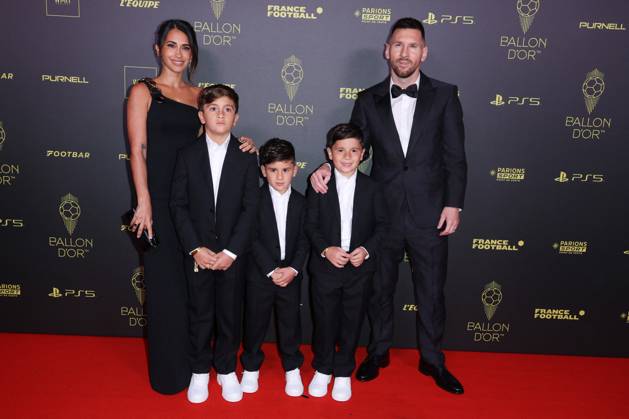 Ballon d Or 2023 - Paris Antonela Roccuzzo and Lionel Messi with sons Thiago Messi, Mateo Messi Roccuzzo and Ciro Messi Roccuzz arrives at the Ballon d Or 2023 Ceremony at the Chatelet theater, on October 30, 2023 in Paris, France. Photo by Jerome DominÃ ABACAPRESS.COM  Copyright: xDominexJerome ABACAx 873940_001 DominexJerome ABACAx 873940_001