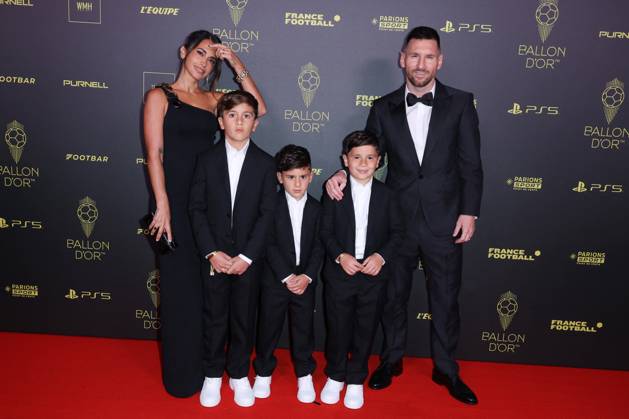 Ballon d Or 2023 - Paris Antonela Roccuzzo and Lionel Messi with sons Thiago Messi, Mateo Messi Roccuzzo and Ciro Messi Roccuzz arrives at the Ballon d Or 2023 Ceremony at the Chatelet theater, on October 30, 2023 in Paris, France. Photo by Jerome DominÃ ABACAPRESS.COM  Copyright: xDominexJerome ABACAx 873940_141 DominexJerome ABACAx 873940_141