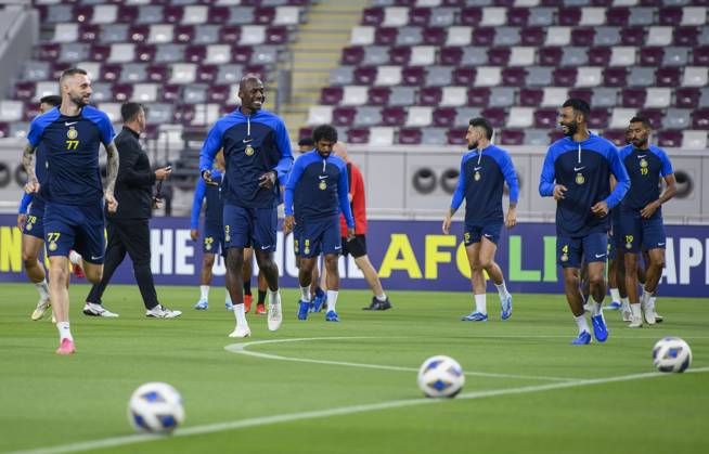 Al Duhail SC (QAT)v Al Nassr (KSA)- AFC Champions League In Doha Saudi Arabias Al Nasser players warm up during a training session at Khalifa International Stadium in Doha on 06 November 2023 on the eve of their AFC Champions League Group E match against Qatar s Al Duhail SC DOHA Qatar Copyright: xNoushadxThekkayilx originalFilename:varittyakkal-alduhail231106_npQ1w