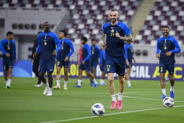 Al Duhail SC (QAT)v Al Nassr (KSA)- AFC Champions League In Doha Saudi Arabias Al Nasser players warm up during a training session at Khalifa International Stadium in Doha on 06 November 2023 on the eve of their AFC Champions League Group E match against Qatar s Al Duhail SC DOHA Qatar Copyright: xNoushadxThekkayilx originalFilename:varittyakkal-alduhail231106_npwbS