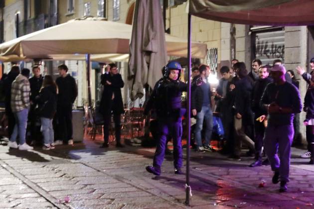 Football, CL, AC Milan - Paris St. Germain, Injured in fan riots