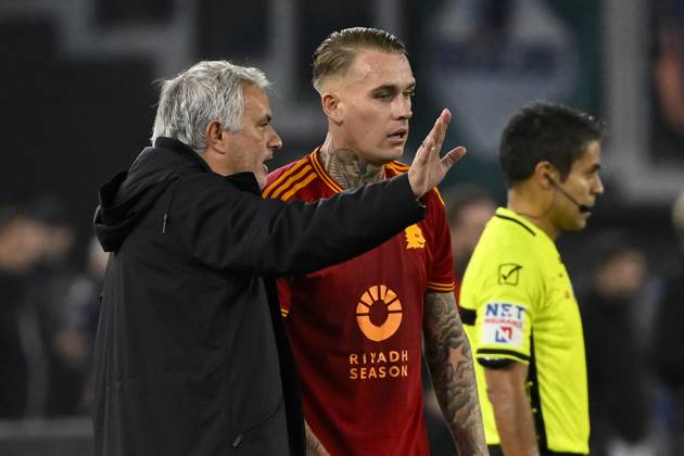 Jose Mourinho coach of AS Roma talks with Rick Karsdorp during the Serie A football match between SS Lazio and AS Roma at Olimpico stadium in Rome (Italy), November 12, 2023. andreaxstaccioli