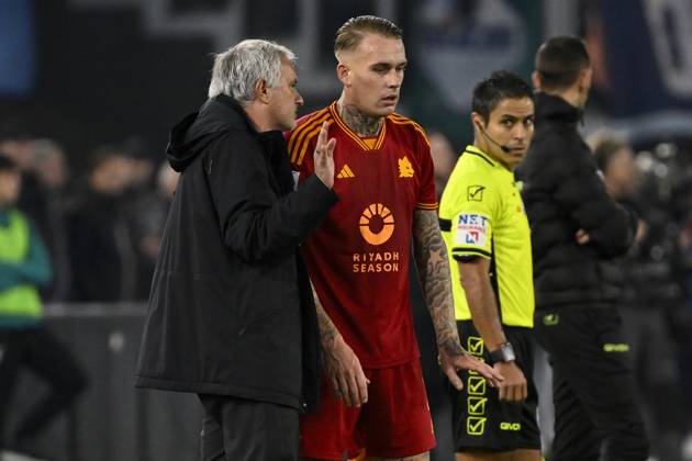 Jose Mourinho coach of AS Roma talks with Rick Karsdorp during the Serie A football match between SS Lazio and AS Roma at Olimpico stadium in Rome (Italy), November 12, 2023. andreaxstaccioli