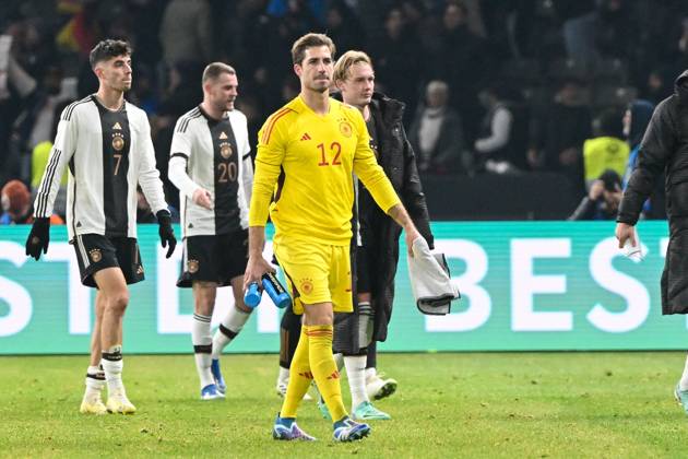 Football, men, 2023 2024 season, international match in Berlin, Germany Turkey, f l goalkeeper Kevin Trapp Germany disappointed, dejected, dissatisfied after the defeat, 18 11 2023, Copyright: xMatthiasxKochx