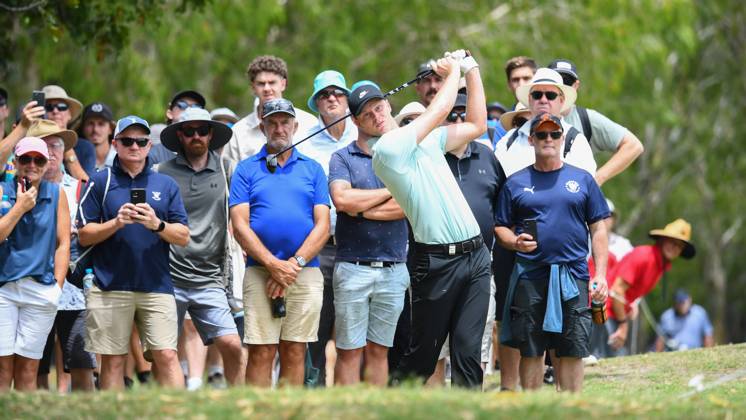 GOLF AUSTRALIAN PGA, Golf Herren Cameron Davis plays a shot during round 1 of the 2023 Fortinet Australian PGA Championship in Brisbane, Thursday, November 23, 2023. ( NO ARCHIVING, EDITORIAL USE ONLY, NO USE IN BOOKS WITHOUT CONSENT BRISBANE QUEENSLAND AUSTRALIA  Copyright: xJONOxSEARLEx 20231123001868634984