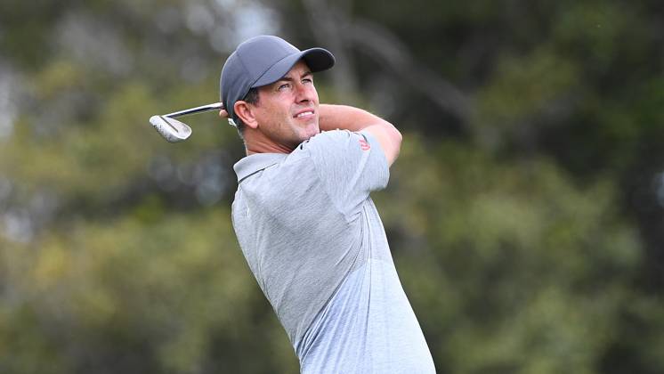 GOLF AUSTRALIAN PGA, Golf Herren Adam Scott plays a shot during round 3 of the 2023 Australian PGA Championship in Brisbane, Saturday, November 25, 2023. ( NO ARCHIVING, EDITORIAL USE ONLY, NO USE IN BOOKS WITHOUT CONSENT BRISBANE QUEENSLAND AUSTRALIA  Copyright: xJONOxSEARLEx 20231125001869445365