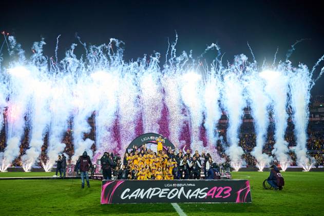 Fußball, Frauen, Club America - Tigres UANL RECORD DATE NOT STATED Liga MX Femenil Apertura 2023 Tigres UANL (3) 0-0 (0) America Final Vuelta Tigres players celebrate the sixth championship with the trophy during the game Tigres UANL vs America, corresponding to second leg match of great final the Torneo Apertura 2023 of the Liga BBVA MX Femenil, at Universitario Stadium, on November 27, 2023. MONTERREY NUEVO LEON MEXICO Copyright: xTomasxRegueirox 20231127223324_LMXF_A23_FV_UANL_CHAMPIONS513