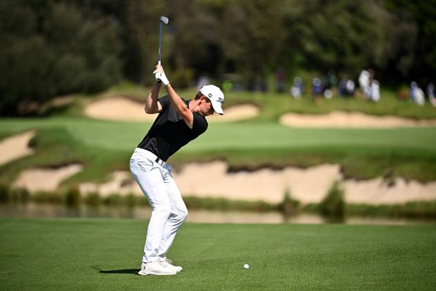 GOLF AUSTRALIAN OPEN, Daniel Hillier of New Zealand plays a shot from the 17th fairway during Round 2 of the Australian Open 2023 at the Lakes Golf Club in Sydney, Friday, December 1, 2023. ( NO ARCHIVING, EDITORIAL USE ONLY, NO USE IN BOOKS WITHOUT CONSENT SYDNEY NEW SOUTH WALES AUSTRALIA  Copyright: xDANxHIMBRECHTSx 20231201001872146624