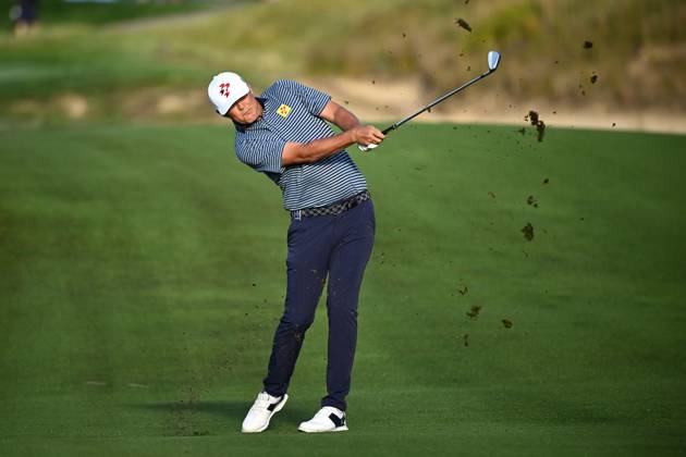 GOLF AUSTRALIAN OPEN, Matt Jones of Australia plays a shot on the 10th fairway during Round 2 of the Australian Open 2023 at the Lakes Golf Club in Sydney, Friday, December 1, 2023. ( NO ARCHIVING, EDITORIAL USE ONLY, NO USE IN BOOKS WITHOUT CONSENT SYDNEY NEW SOUTH WALES AUSTRALIA  Copyright: xDANxHIMBRECHTSx 20231201001872151939