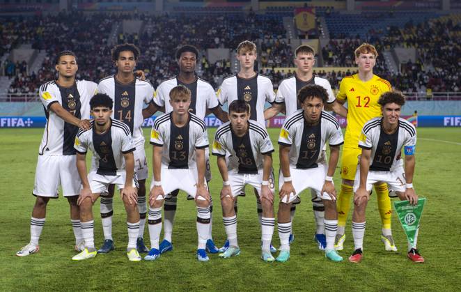 02 12 2023, Football U 17 World Cup 2023, Final Germany France, at Manahan Stadium Surakarta Team photo Germany, hi v li Paris Brunner Germany , David Odogu Germany , Winners Osawe Germany , Max Moerstedt Germany , Finn Jeltsch Germany , Goalkeeper Konstantin Heide Germany front from left Fayssal Harchaoui Germany , Maximilian Hennig Germany , Bilal Yalcinkaya Germany , Eric Emanuel da Silva Moreira Germany , Noah Darvich Germany