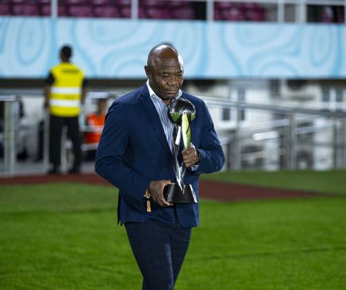 02 12 2023, Football U 17 World Cup 2023, Final Germany France, at Manahan Stadium Surakarta Emmanuel Amuneke with the winners trophy