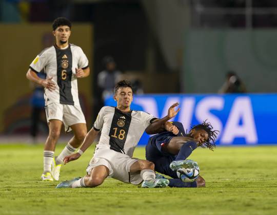 02 12 2023, Football U 17 World Cup 2023, Final Germany France, at Manahan Stadium Surakarta center Bilal Yalcinkaya Germany in a duel