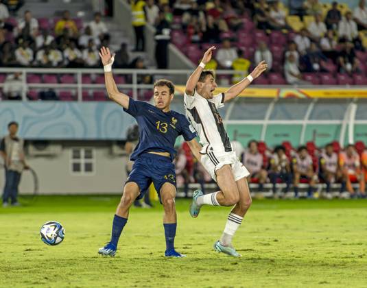 02 12 2023, Football U 17 World Cup 2023, Final Germany France, at Manahan Stadium Surakarta v li Aymen Sadi France v Bilal Yalcinkaya Germany