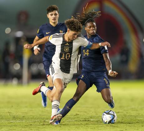 02 12 2023, Football U 17 World Cup 2023, Final Germany France, at Manahan Stadium Surakarta v li Noah Darvich Germany v FodŽ Sylla France