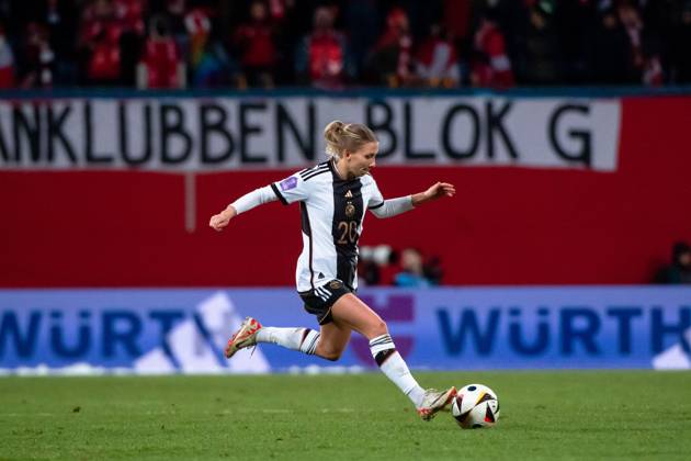 Elisa Senß Germany, 20 on the ball, GER, Germany GER vs Denmark DEN , UEFA Womens Football Nations League, Liga A, 5 Matchday, 01 12 2023 DFB DFL regulations prohibit any use of photographs as image sequences and or quasi video GER, Germany GER vs Denmark DEN , UEFA Womens Football Nations League, Liga A, 5 Matchday, 01 12 2023 Rostock Copyright: xEibner-Pressefoto Memmlerx EP_MMR