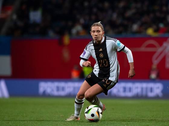 Elisa Senß Germany, 20 on the ball, GER, Germany GER vs Denmark DEN , UEFA Womens Football Nations League, Liga A, 5 Matchday, 01 12 2023 DFB DFL regulations prohibit any use of photographs as image sequences and or quasi video GER, Germany GER vs Denmark DEN , UEFA Womens Football Nations League, Liga A, 5 Matchday, 01 12 2023 Rostock Copyright: xEibner-Pressefoto Memmlerx EP_MMR