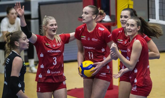 5 12 2023, Volleyball, GER, Women, CEV Cup, Second leg, Season 2023 2024, SSC Palmberg Schwerin Dresdner SC The players of Dresdner SC celebrate their progress in the CEV Cup Schwerin Palmberg Arena Mecklenburg-Vorpommern Germany