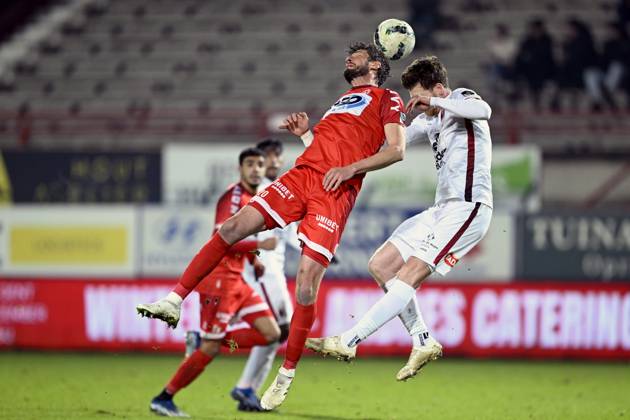 KV Kortrijk v RWDM - Belgian Croky Cup KORTRIJK, BELGIUM - DECEMBER 05 : Avenatti Felipe forward of KV Kortrijk and Le Joncour Florian defender of RWDM during the Belgian Croky Cup round of sixteen match between KV Kortrijk and RWDM in the Guldensporen stadium on December 5, 2023 in Kortrijk, Belgium, 05 12 2023 Kortrijk Belgium Copyright: xNicoxVereeckenx