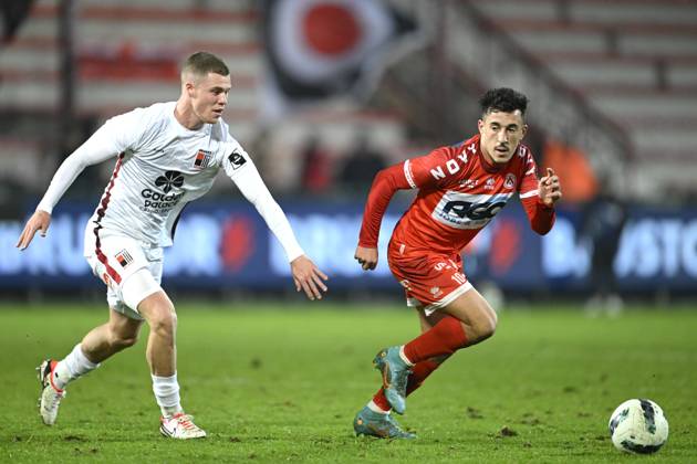 KV Kortrijk v RWDM - Belgian Croky Cup KORTRIJK, BELGIUM - DECEMBER 05 : Kadri Abdelkahar midfielder of KV Kortrijk and Gece Theo midfielder of RWDM during the Belgian Croky Cup round of sixteen match between KV Kortrijk and RWDM in the Guldensporen stadium on December 5, 2023 in Kortrijk, Belgium, 05 12 2023 Kortrijk Belgium Copyright: xNicoxVereeckenx