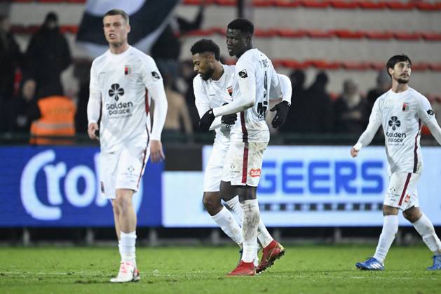 KV Kortrijk v RWDM - Belgian Croky Cup KORTRIJK, BELGIUM - DECEMBER 05 : Reine-Adelaide Jeff midfielder of RWDM celebrates scoring a goal with Gueye Makhtar forward of RWDM during the Belgian Croky Cup round of sixteen match between KV Kortrijk and RWDM in the Guldensporen stadium on December 5, 2023 in Kortrijk, Belgium, 05 12 2023 Kortrijk Belgium Copyright: xNicoxVereeckenx