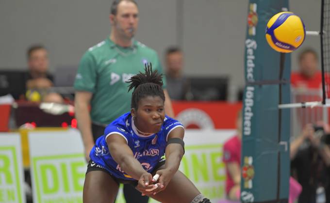 14 12 2023, Stuttgarts Krystal Rivers, Dresdner SC MTV Allianz Stuttgart 1 3, Volleyball, DVV Cup, semi-final, Dresden Germany