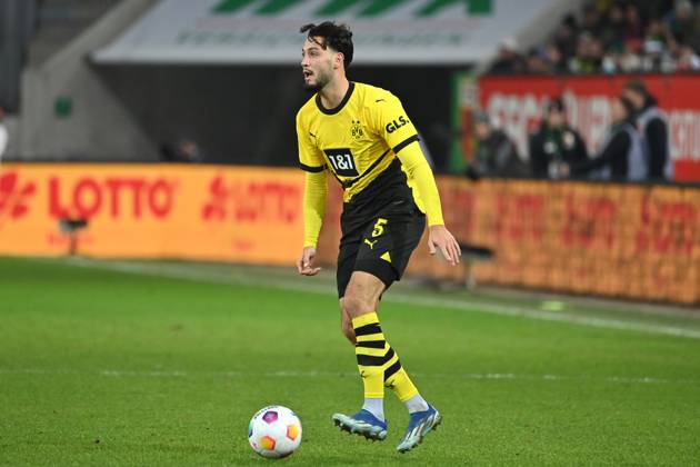 Rami BENSEBAINI Borussia Dortmund , action,single action,single image,cropped image,full body shot,whole figure Football 1 Bundesliga season 2023 2024, 15 Matchday, Matchday15 FC Augsburg Borussia Dortmund 1 1, on 16 12 2023 ,WWK Arena Augsburg