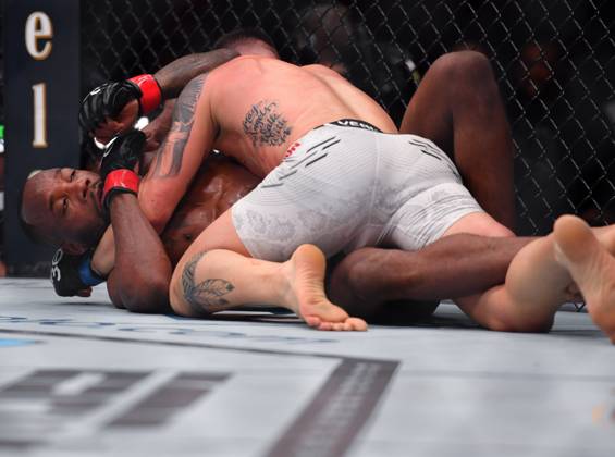 December 16, 2023, Las Vegas, Nevada, USA: LEON EDWARDS (21-3-0) of Erdington, birmingham, England defeats COLBY COVINGTON (17-3-0) of Miami, Florida USA by a unanimous decision (49-46, 49-46, 49-46) during UFC 296 at T-Mobile Arena, Las Vegas Las Vegas USA - ZUMAo117 20231216_zsp_o117_041 Copyright: xMikaelxOnax