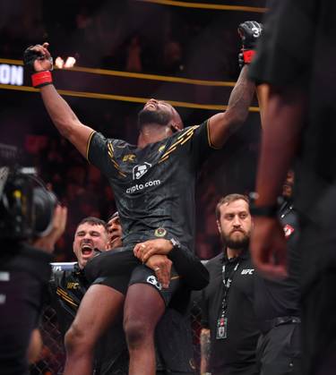 December 16, 2023, Las Vegas, Nevada, USA: LEON EDWARDS (21-3-0) of Erdington, birmingham, England defeats COLBY COVINGTON (17-3-0) of Miami, Florida USA by a unanimous decision (49-46, 49-46, 49-46) during UFC 296 at T-Mobile Arena, Las Vegas Las Vegas USA - ZUMAo117 20231216_zsp_o117_055 Copyright: xMikaelxOnax